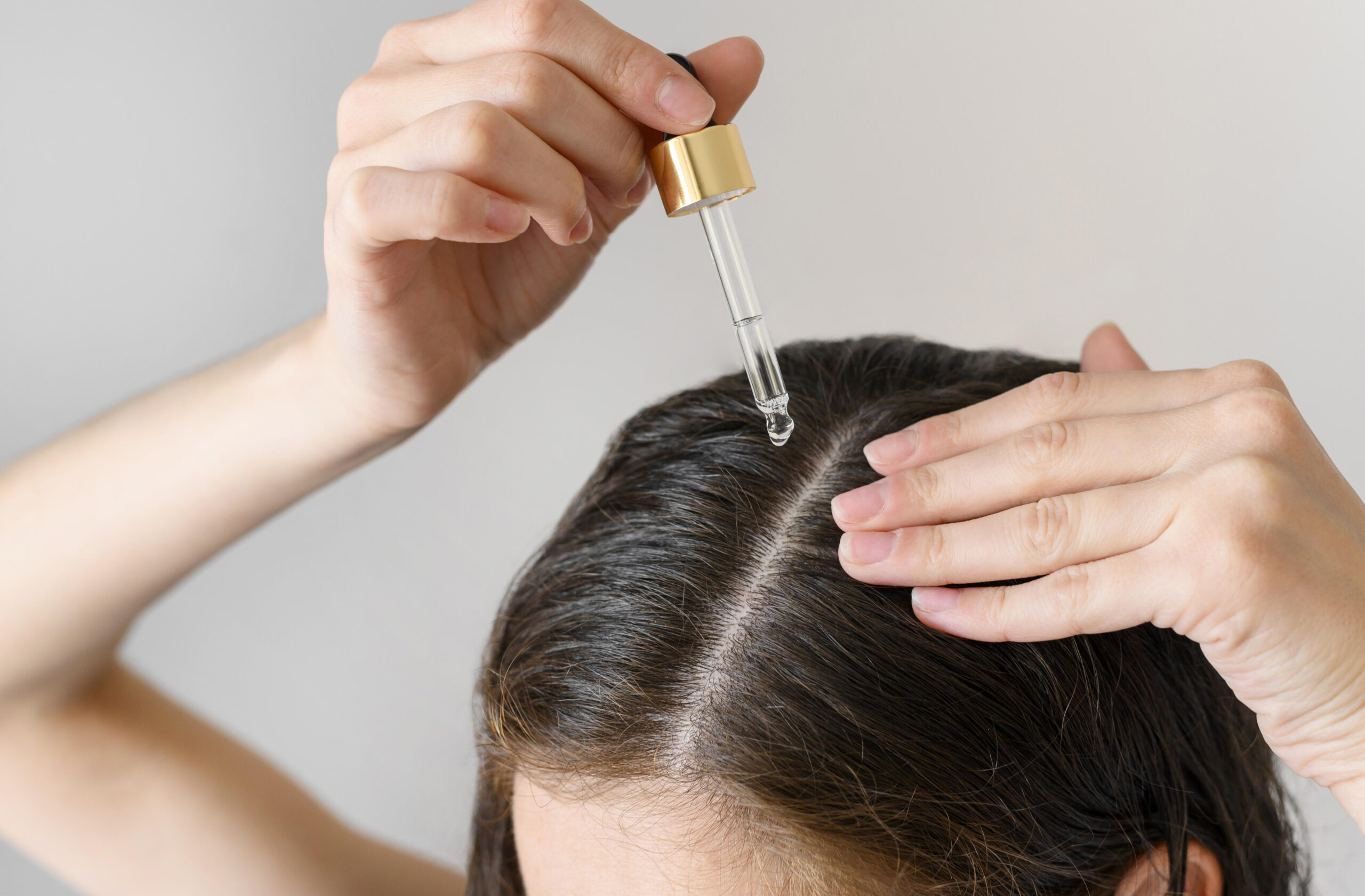 natūralių ingredientų galia kovojant su plaukų slinkimu ir lūžinėjimu